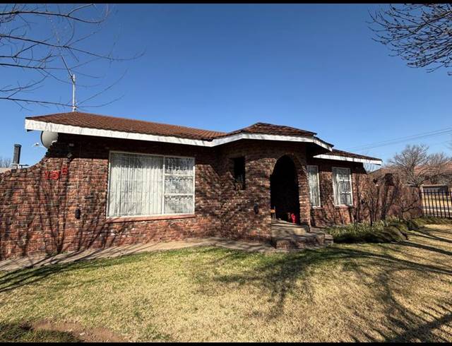 4 BEDROOM HOUSE FOR SALE IN MEYERVILLE